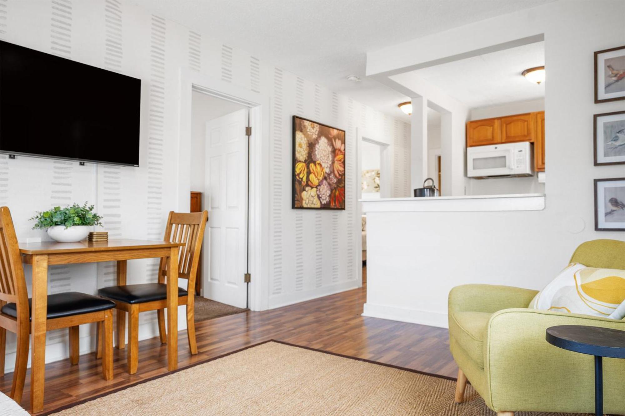 The Flats On Florida St - Super Comfy 2-Bedroom Apartments Mobile Exterior photo