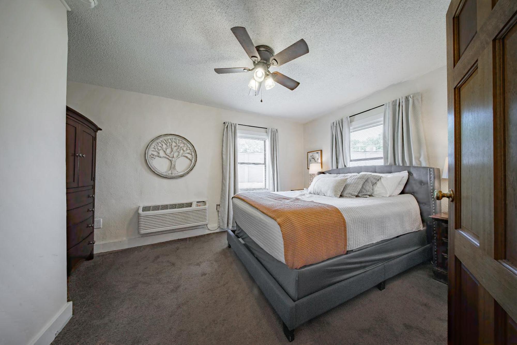 The Flats On Florida St - Super Comfy 2-Bedroom Apartments Mobile Exterior photo